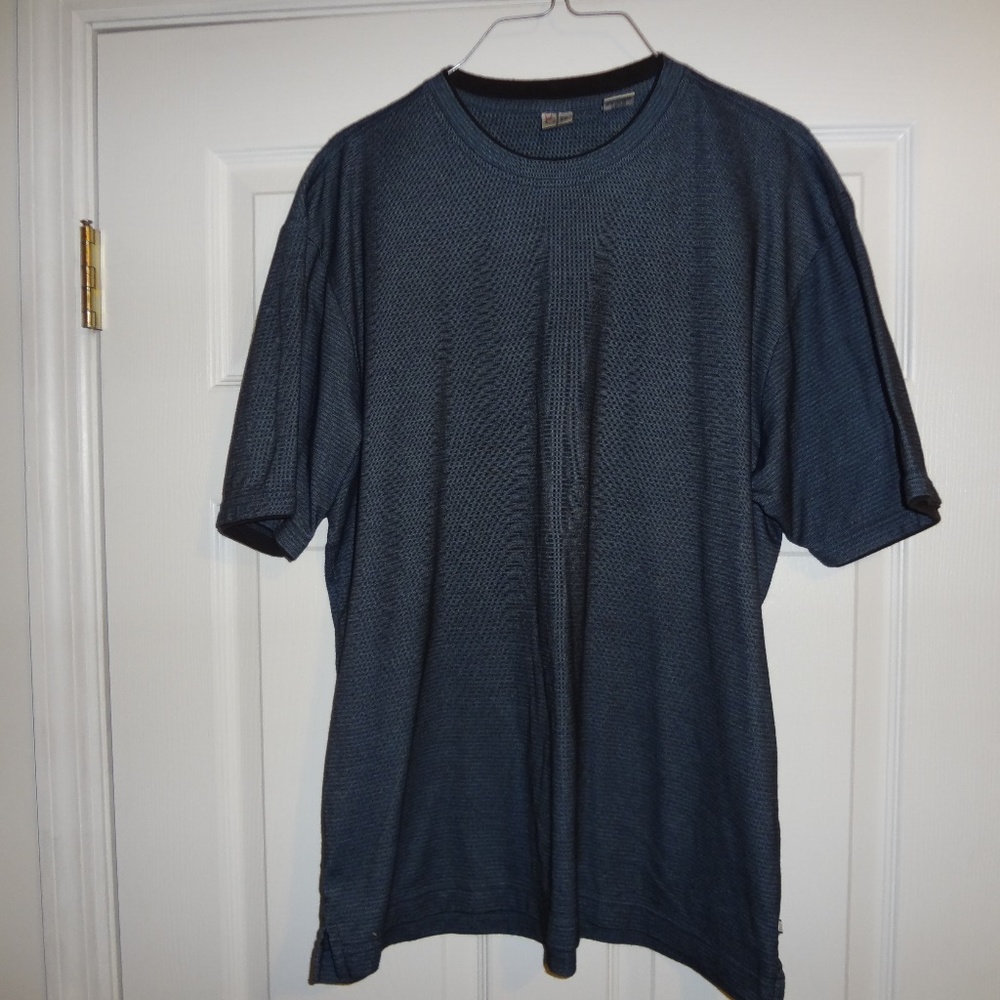 Geoffrey Beene Blue and Black Pattern Large Tee